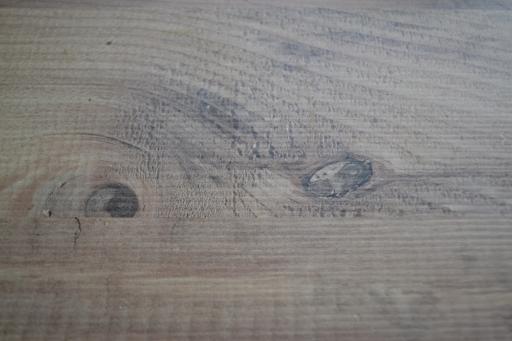 Realistic wood laminate