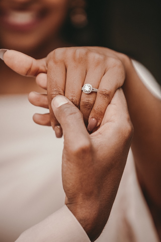 Key Tips for Planning an Engagement Party
