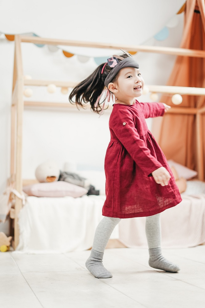4 Tips For Teaching Your Child To Dress Up