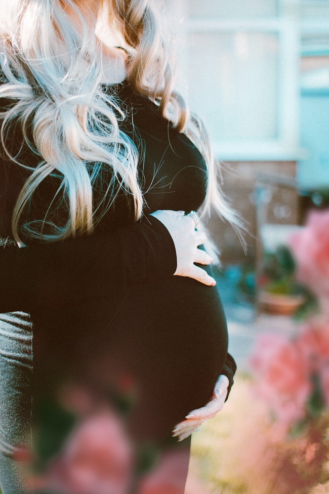 How To Handle a Divorce When You’re Pregnant According to Experts