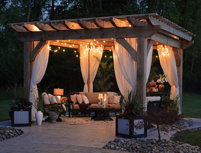 8 ways to create a holiday vibe in your garden