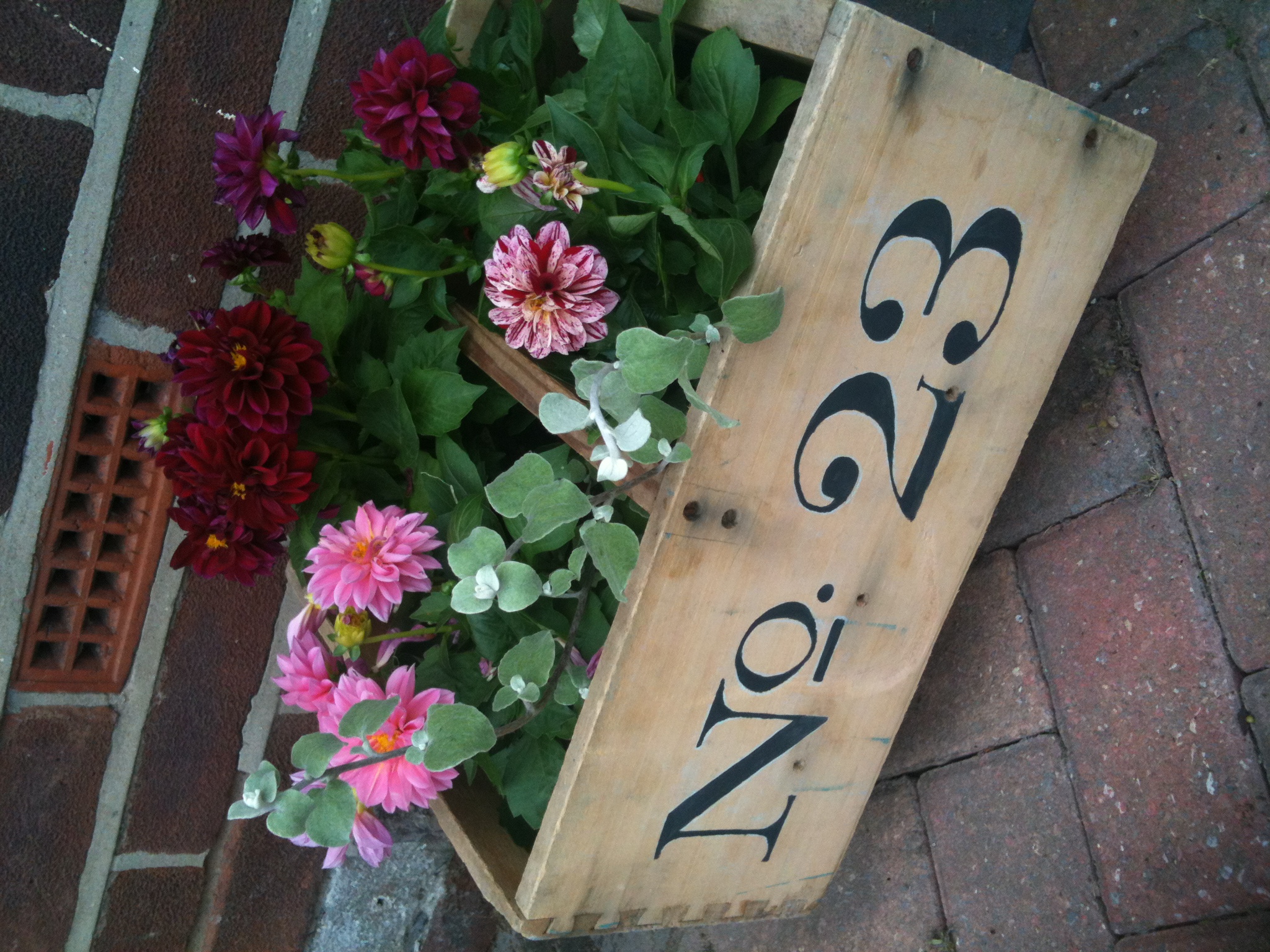 How to personalise an old wooden crate or trug